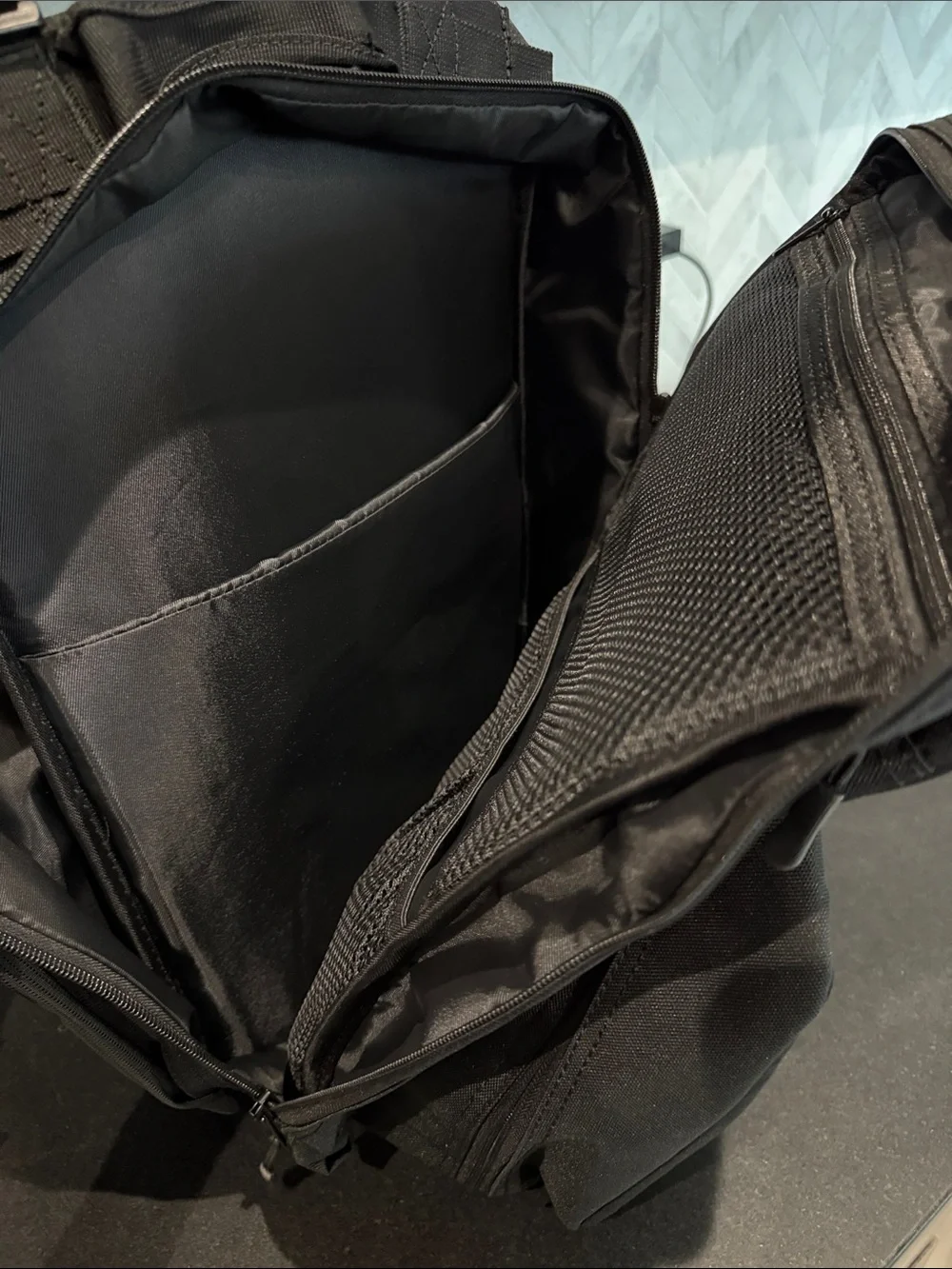 2Pood sleek black